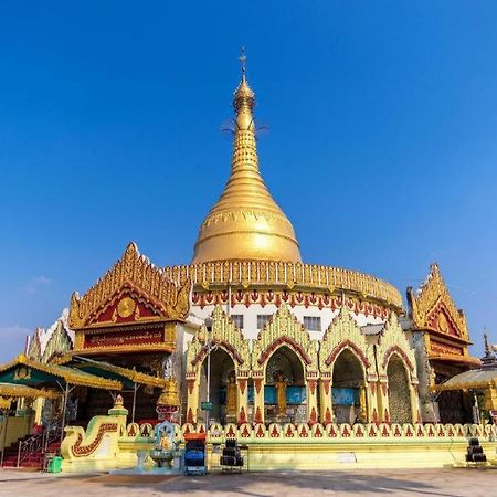 Rose Palace Hotel Yangon Extérieur photo