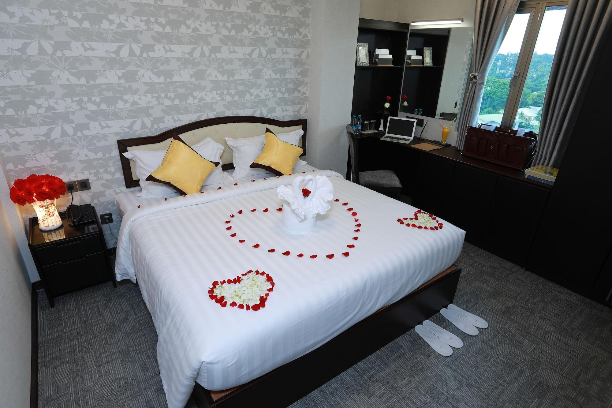 Rose Palace Hotel Yangon Extérieur photo