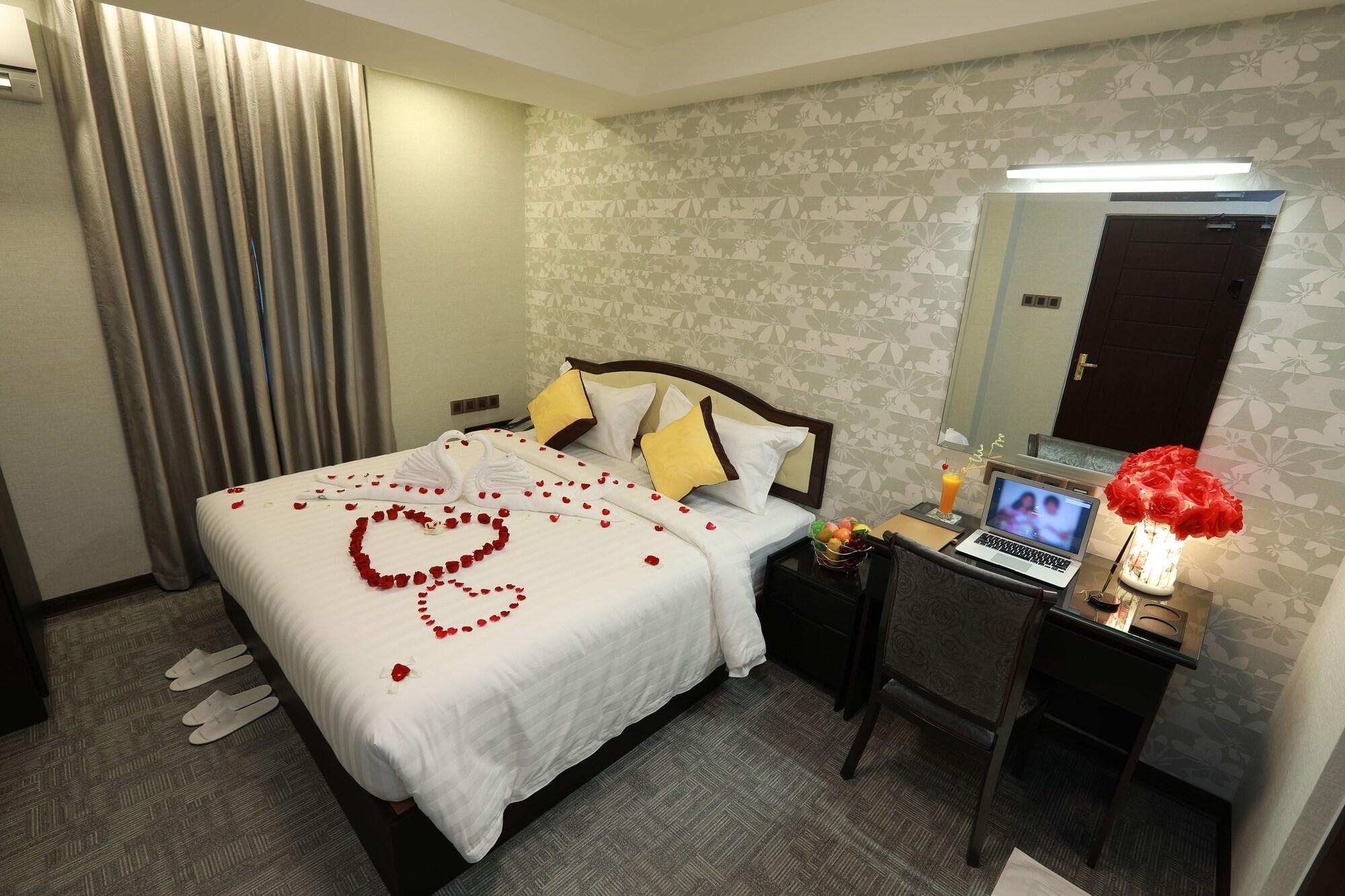 Rose Palace Hotel Yangon Extérieur photo