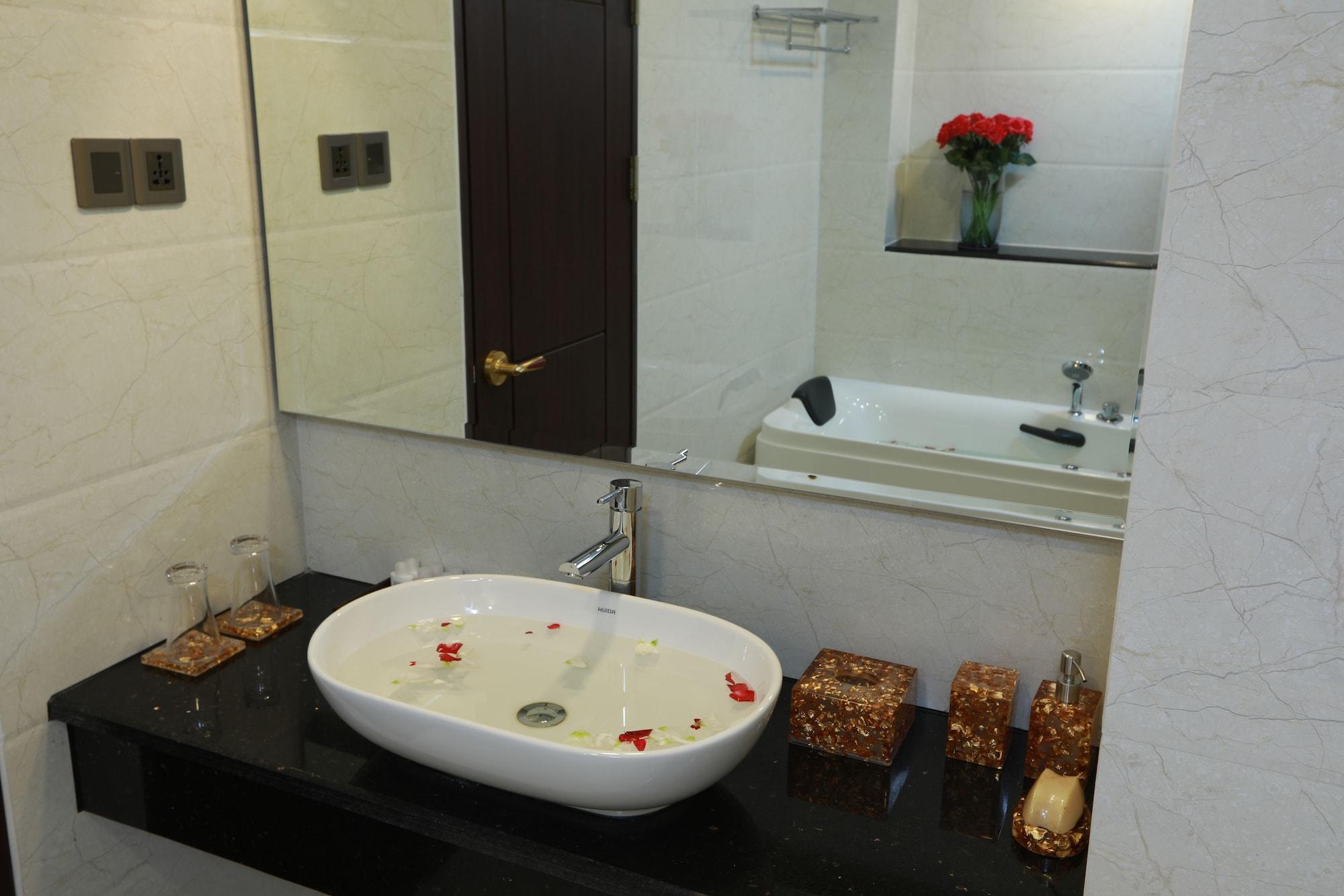 Rose Palace Hotel Yangon Extérieur photo