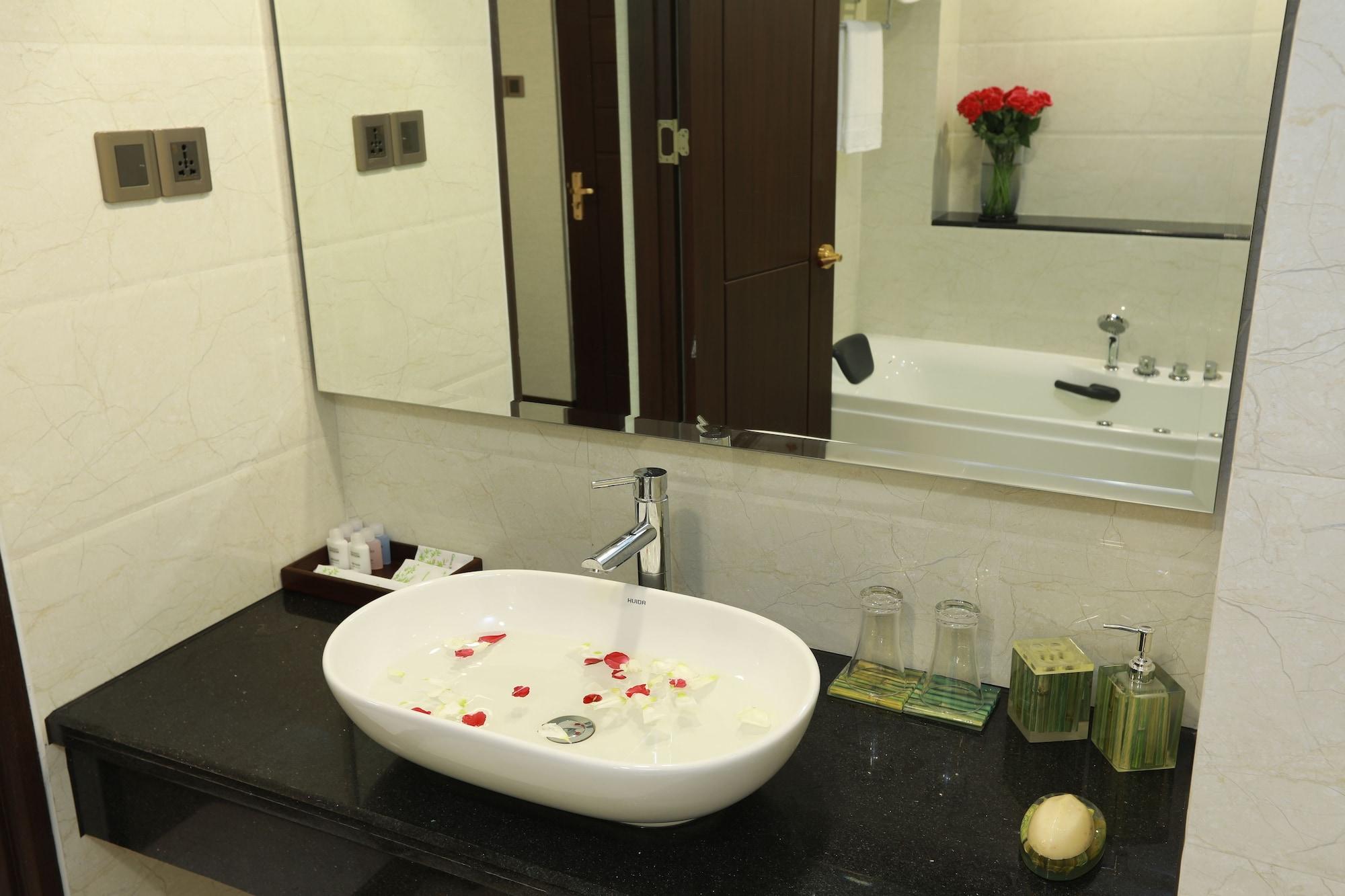 Rose Palace Hotel Yangon Extérieur photo