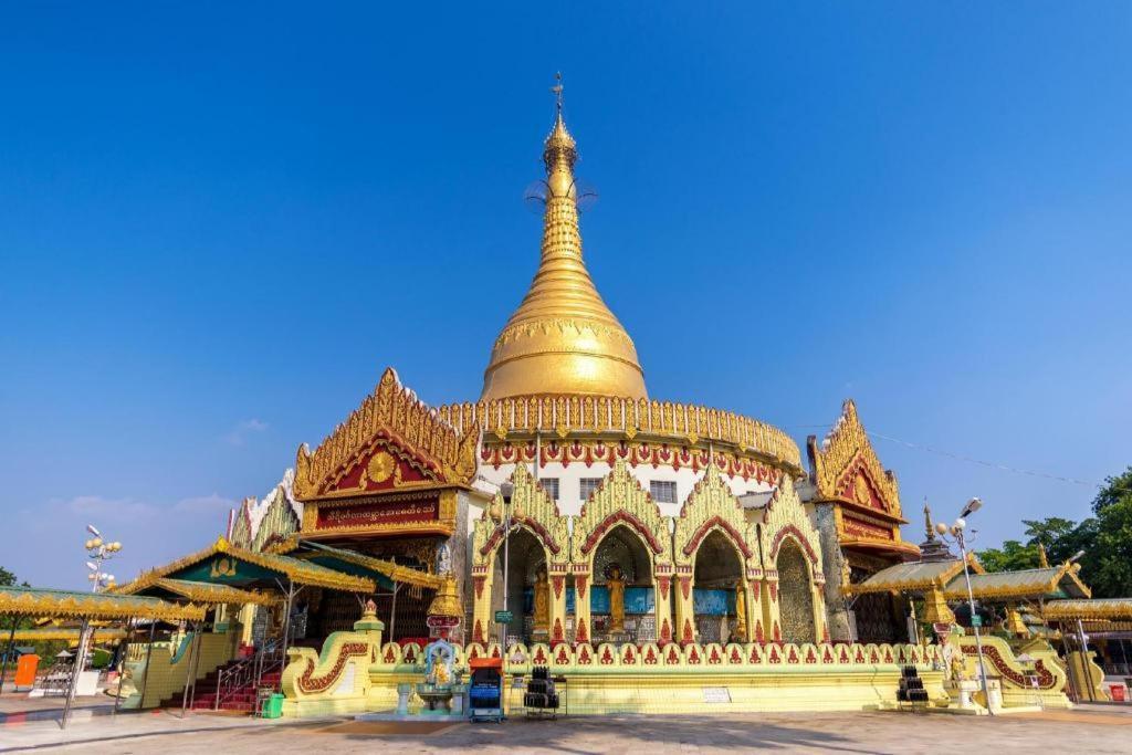 Rose Palace Hotel Yangon Extérieur photo