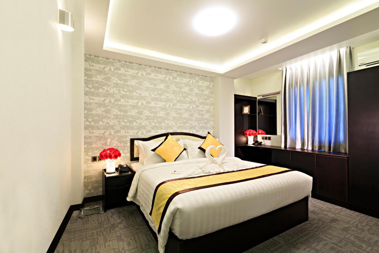 Rose Palace Hotel Yangon Extérieur photo